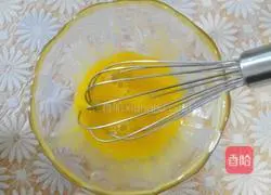 Illustration of how to make light cream Portuguese egg tart 4