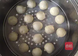 Illustration of how to make bean paste buns 13
