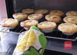 Illustration of how to make delicious egg tarts 5