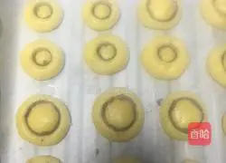 Illustration of making mushroom biscuits 8