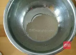 Illustration of making old-fashioned yeast biscuits 1