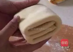 Illustration of how to make homemade egg tart crust 5