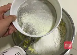 Illustration of how to make finger biscuits 4