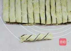 Illustration of how to make bean paste twist cake 16