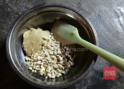 Illustration of how to make peanut cake 6