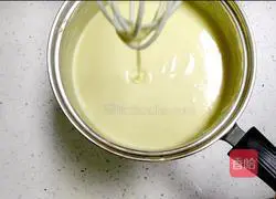 Illustration of how to make waffles for quick breakfast in one step 4