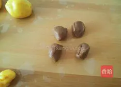 Illustration of making flower cookies 15