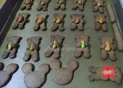 Illustration of how to make Little Bear Cookies 12