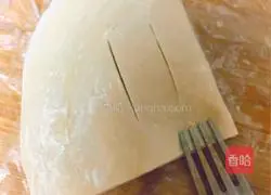 Illustration of how to make banana pie (hand-grilled pie crust version) 6