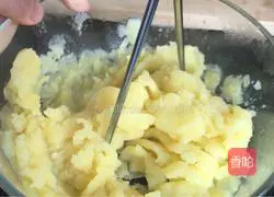 Salted egg yolk potato song Illustration of Qi's practice 3