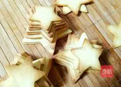 Illustration of how to make three-dimensional Christmas tree cookies 7
