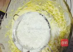 Illustration of how to make coconut cookies 7