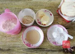 Honey Illustration of how to make almond cookies 1