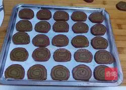 Illustration of how to make circle biscuits 14