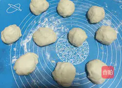 Illustration of how to make bean paste cake 9