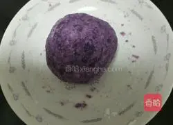 Illustration of how to make fried purple potato balls 5