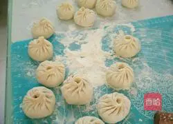 Illustration of how to make bean paste buns 11