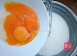 Illustration of making homemade egg tart liquid 7