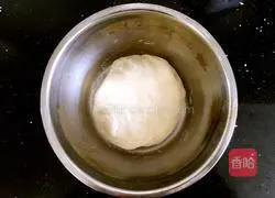 Illustration of how to make piggy bean paste buns 1