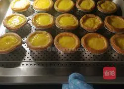 Illustration of how to bake egg tarts for lazy people 4