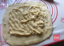 红豆Illustration of making sand rolls 3