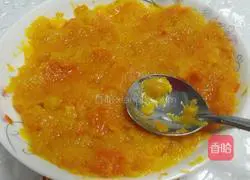 Illustration of how to make pumpkin steamed buns 4