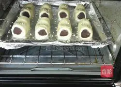 Bean Paste Illustration of how to make crispy rolls 14