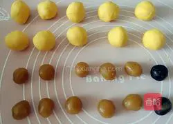 Illustration of how to make cute little pumpkins 5