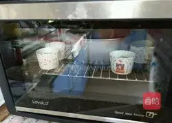 Illustration of how to make spinach chiffon cake 14