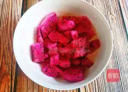 Illustration of how to make dragon fruit pure yogurt mousse 7