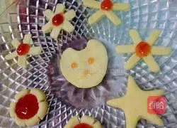 Illustration of how to make lemon strawberry cookies (microwave plate) 3