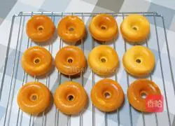 Chocolate Donut Cake Recipe Illustration 12