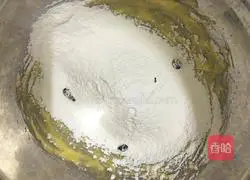 Illustration of how to make rose cookies 7