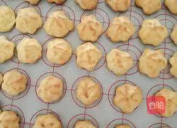 Illustration of how to make yogurt puffs 9