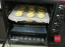 Illustration of how to make egg tarts 2