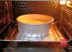 Illustration of how to make eight-inch chiffon cake 15