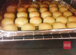 Illustration of how to make egg yolk biscuits 12