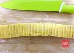 Illustration of how to make pine nut biscuits 8