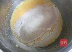 Illustration of how to make eight-inch chiffon cake 8
