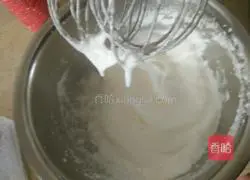 Illustration of how to make light cream cup cake 2