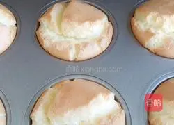 Illustration of how to make chiffon cake 12