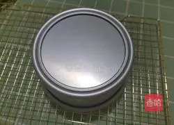 Illustration of how to make chiffon cake with chives and meat floss 13