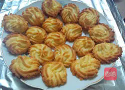 Classic Cyclone Butter Cookies Practice illustration 3