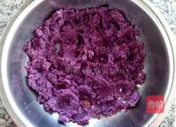 Illustration of how to make butter purple sweet potato cookies 1