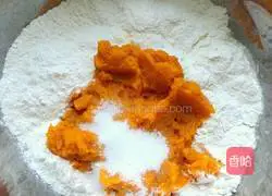 Illustration of how to make cute little pumpkins 3