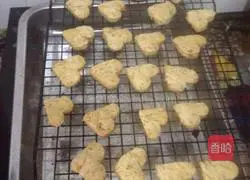 Illustration of making homemade Hericium biscuits 6