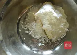 Illustration of how to make raisin chocolate chip cookies 2