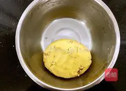 Illustration of how to make pine nut biscuits 6