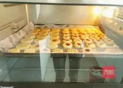 Illustration of how to make egg yolk biscuits 10