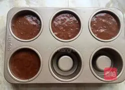 Illustration of how to make cocoa cup cake (raspberry yogurt filling) 10